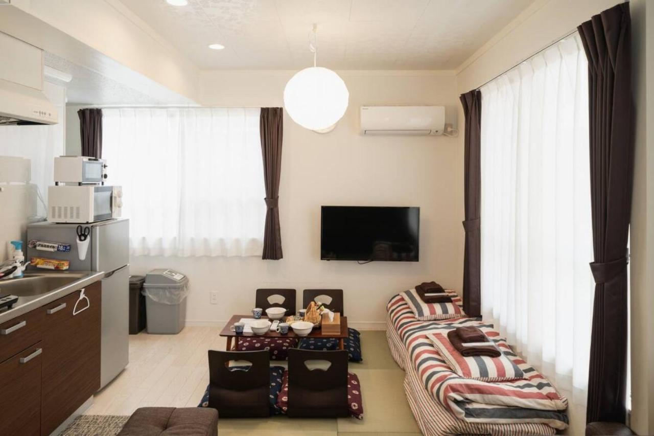 Paradise Makishi: Okinawa Experience Steps From Kokusai Street Apartment *